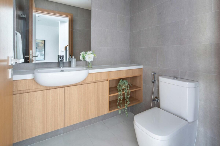 Bathroom 4, Contemporary 3BR + Maid's Room Villa w/ Backyard!, Dubai