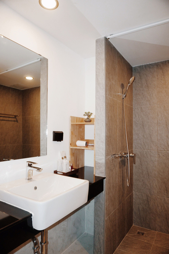 Bathroom 4, Peppery Hills Hotel, Muang Chiang Mai