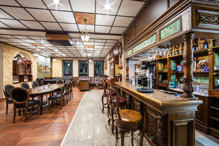 2, Hotel Armales, Snina