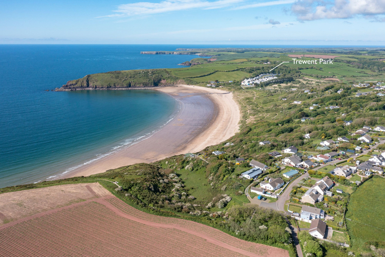 Room 3, The Retreat - Short Walk From Beach Parking, Pembrokeshire