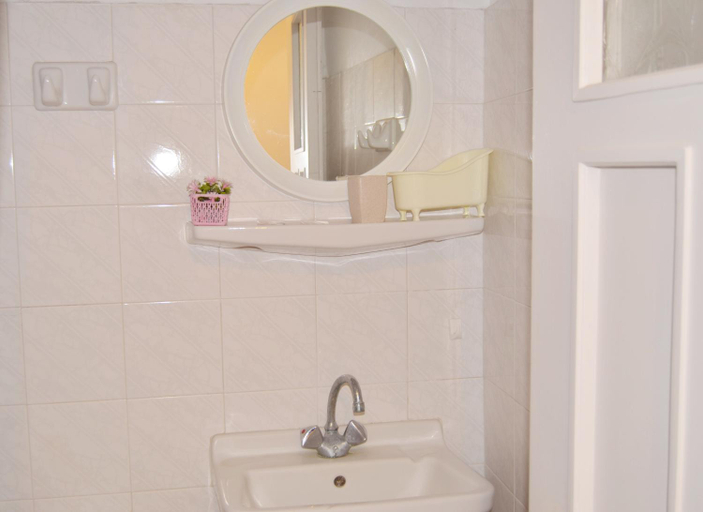 Bathroom 3, Ioannidis - Sigri Studios, North Aegean