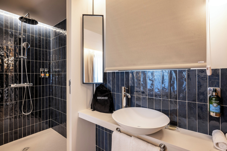 Bathroom 5, Talaia Plaza Ecoresort, Girona
