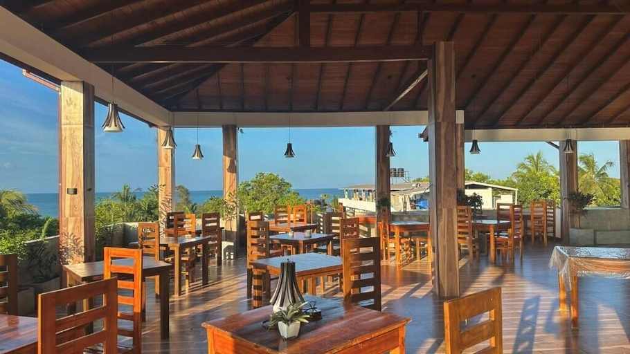 Food & Drinks, Hotel Alaskabay Arugambay, Pothuvil