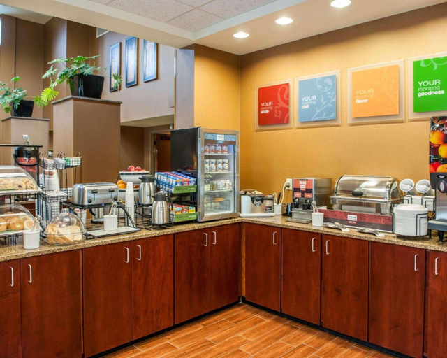 Food & Drinks 4, Comfort Inn Bloomington near University, Monroe