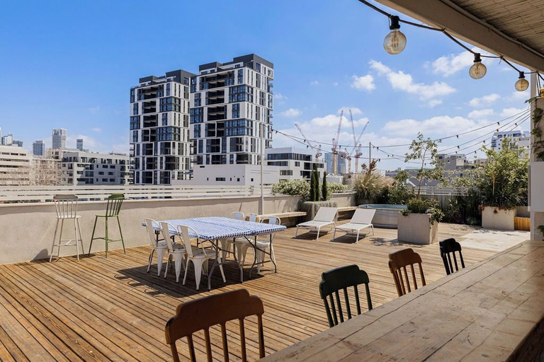Food & Drinks 4, Terasa TLV