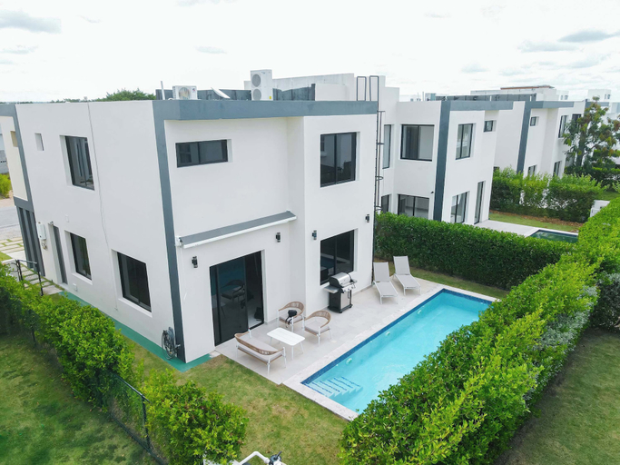 Exterior & Views 2, Stylish 3BR Villa by Vistacana Rentals, Salvaleon de Higuey