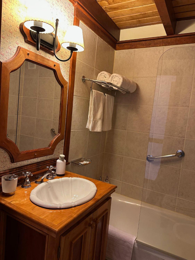 Bathroom 4, Ushuaia Lodge, Ushuaia