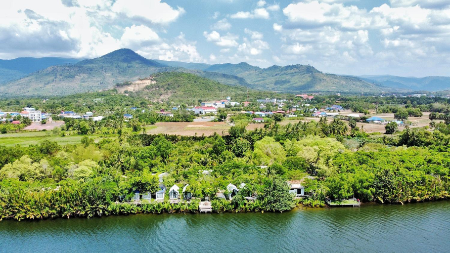 Others 2, Kampot Riverfront Boutique, Kampot