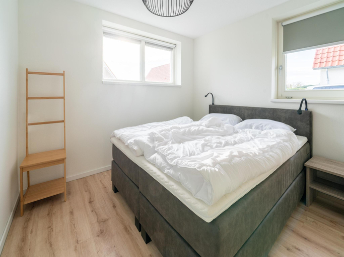 Bedroom 2, Zeeland Getaway Near Beach, Tholen