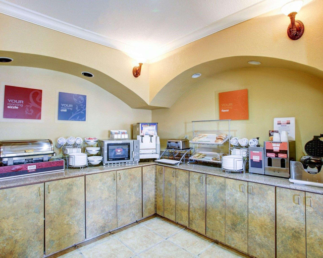 Food & Drinks 4, Comfort Suites Brenham Area, Washington