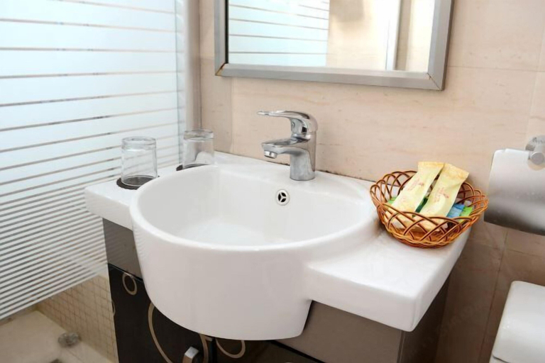 Bathroom, Xindeli Apartment, Shanwei