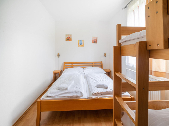 Bedroom 2, Lakeside Lipno Holiday Stay, Český Krumlov