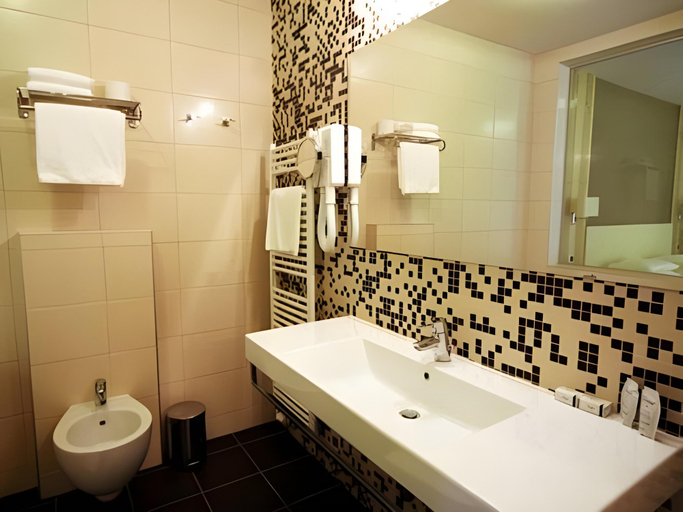 Bathroom, Hotel Dras, Maribor