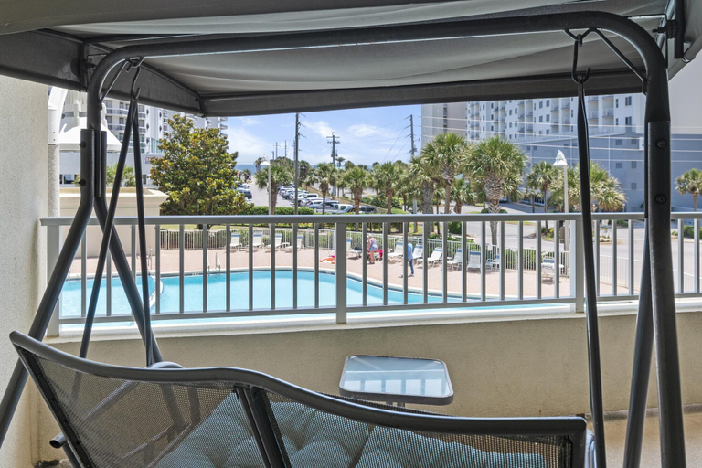 Others 5, Ariel Dunes I 203, Walton