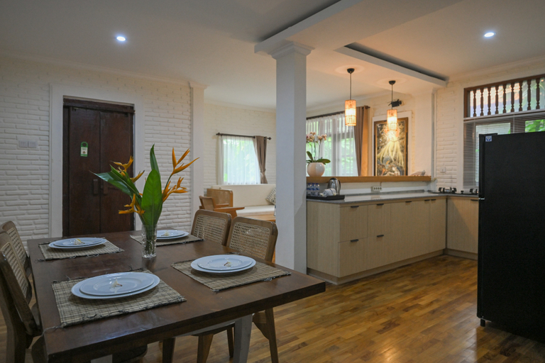 Dining Room 17
