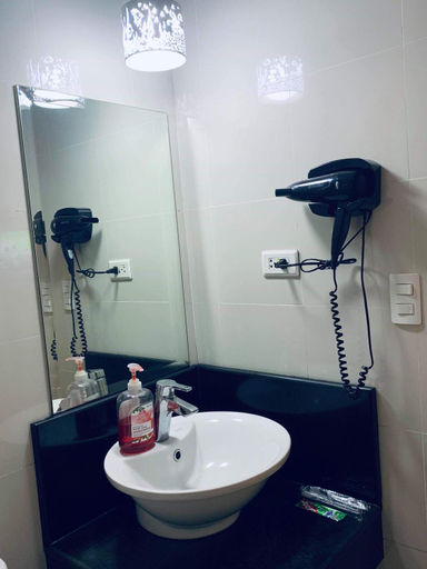 Bathroom 3, H&M One Palmtree Villas, Pasay City