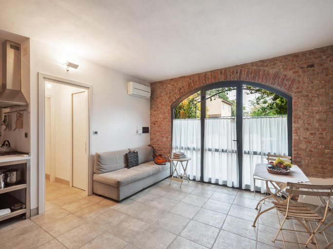 Others 3, Stagno Lombardo Garden Flat, Cremona