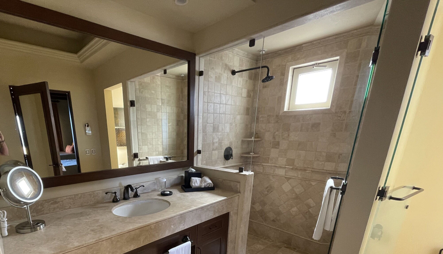 Bathroom 4, Montecristo Villa, La Paz