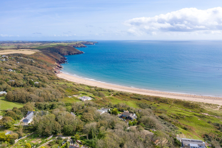 Room 2, The Retreat - Short Walk From Beach Parking, Pembrokeshire
