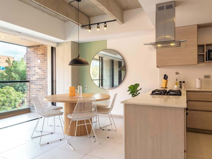 Others 5, Perfect 3 BR w/ Balcony in Laureles Medellín, Medellín