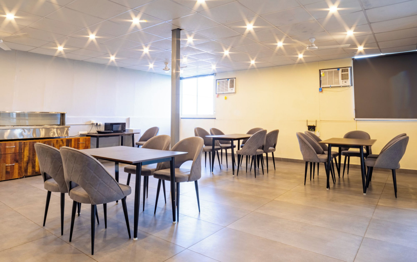 Food & Drinks 5, Housr Studio Rooms Sector 38 Gurgaon, Gurgaon