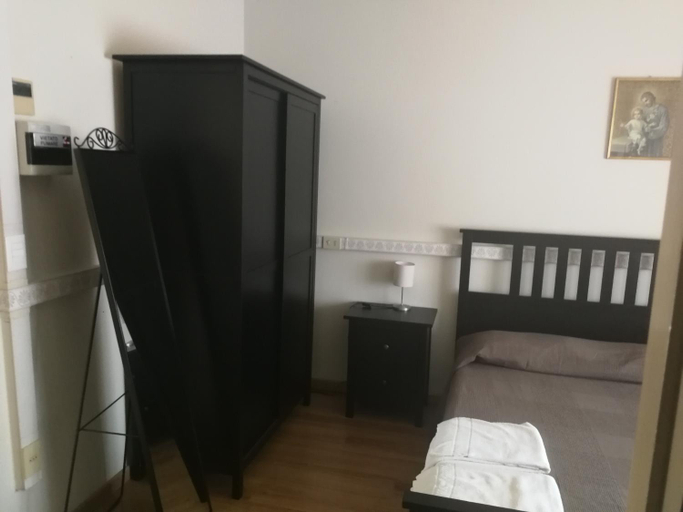 Bedroom 4, Casa per Ferie Suore Domenicane, Rome