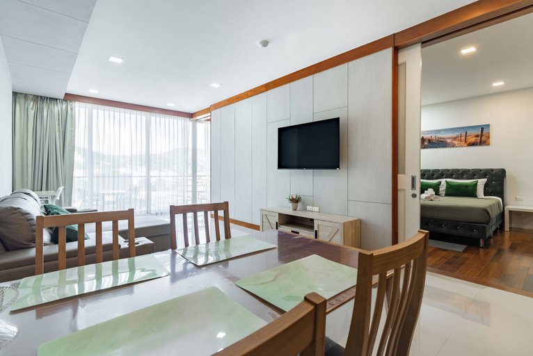 Others 2, Q2 By Villacarte, Pulau Phuket