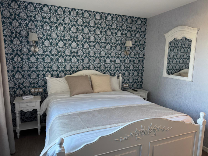 Bedroom 1, Logis La Venise Verte, Aube