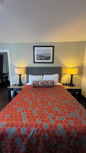 Bedroom 2, Budget Motel, Santa Clara