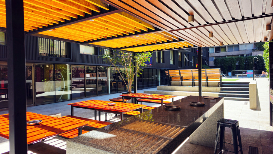 Food & Drinks, LivinnX Santiago, Santiago