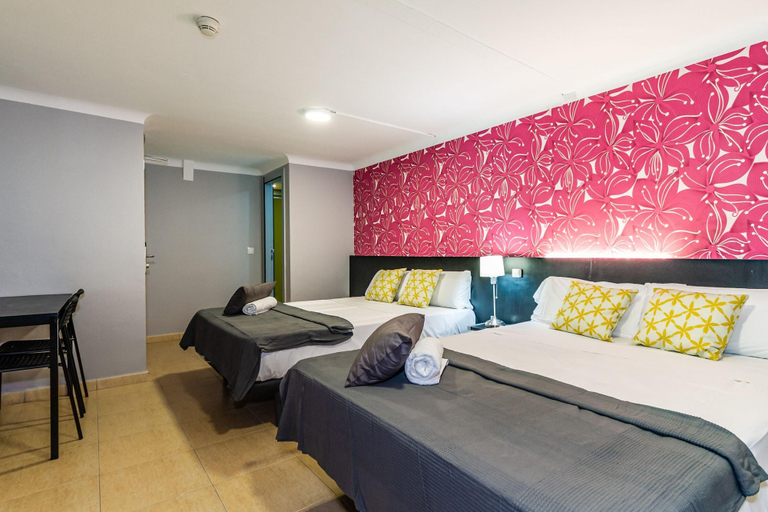 Bedroom 4, Sun & Moon Hostel, Barcelona