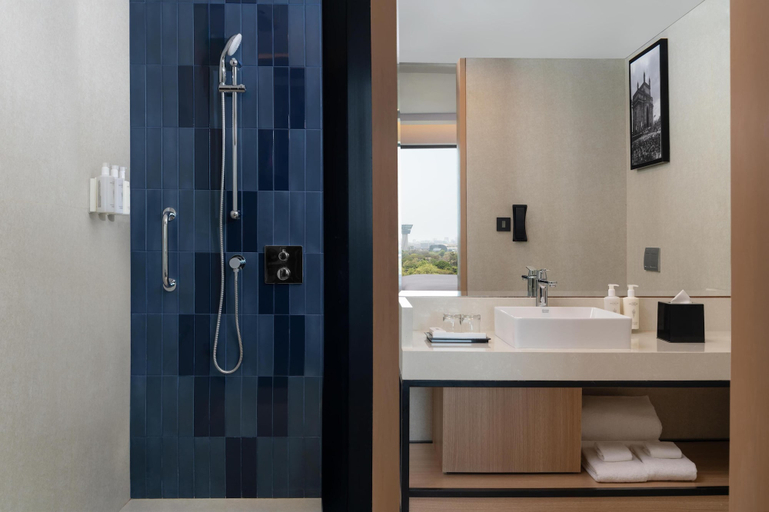 Bathroom 4, Hilton Garden Inn Mumbai International Airport, Mumbai Suburban