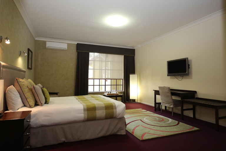 Bedroom 4, Mahogany Inn and Distillery, Mundaring