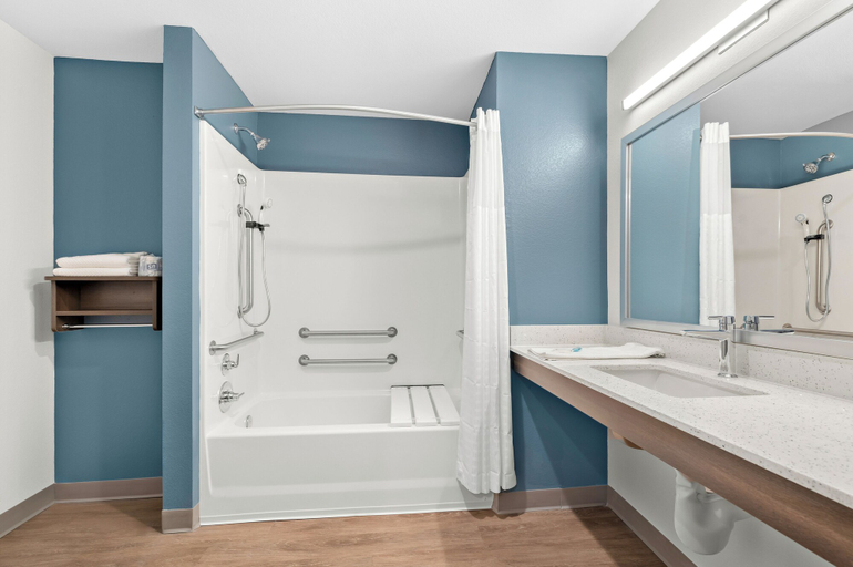 Bathroom 4, Woodspring Suites Ceres - Modesto, Stanislaus