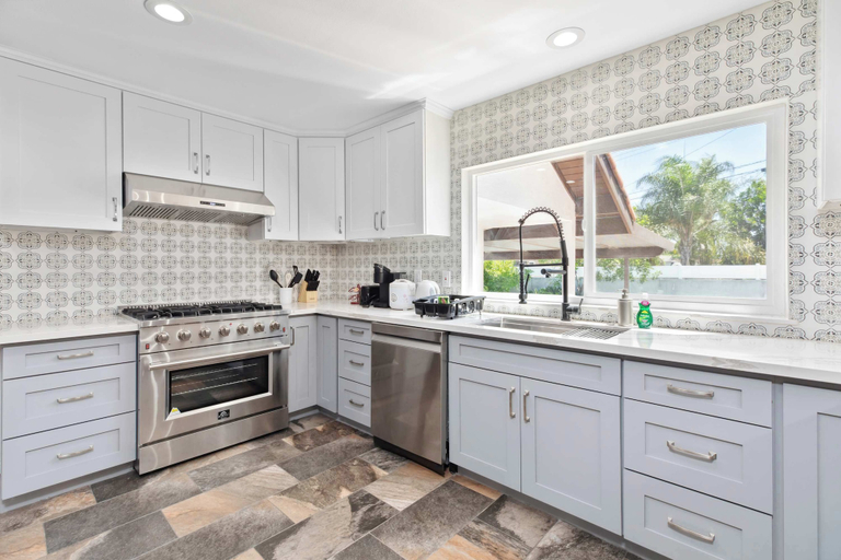 Others 5, Sunny Spanish Villa Pool, Parking & Privacy, Los Angeles