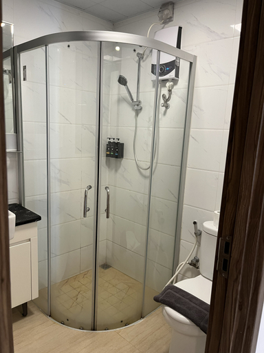 Bathroom, Maison Celeste at SKY House Tower Duxton (1), South Tangerang