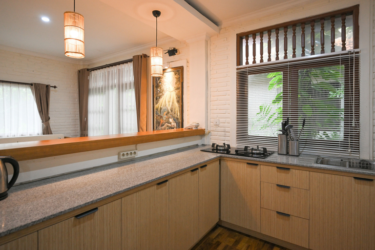 Dining Room 16