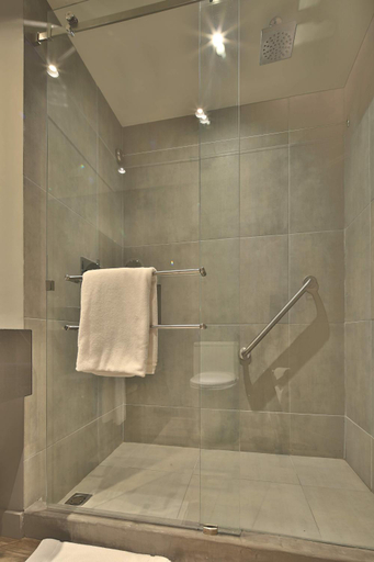 Bathroom 5, Movich Buro 51, Barranquilla