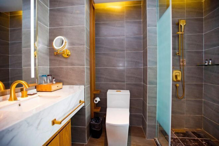Bathroom 4, Jin Meng Yuan Hotel, Zibo