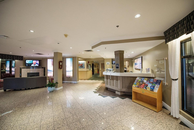 Public Area 2, Harrison Lake Hotel, Fraser Valley