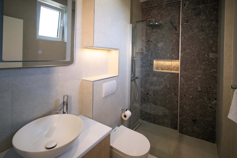 Bathroom 3, Alpesa Apartments