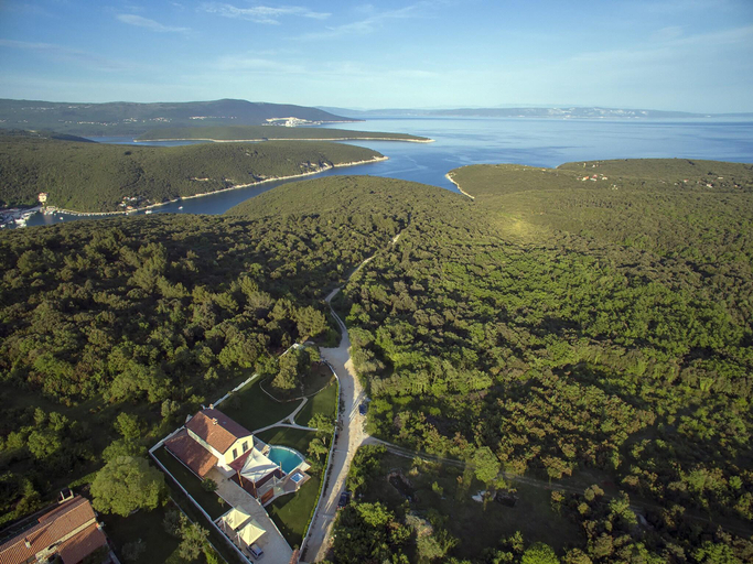 Others 5, Villa in Istria with Infinity Pool  Sauna, Marčana