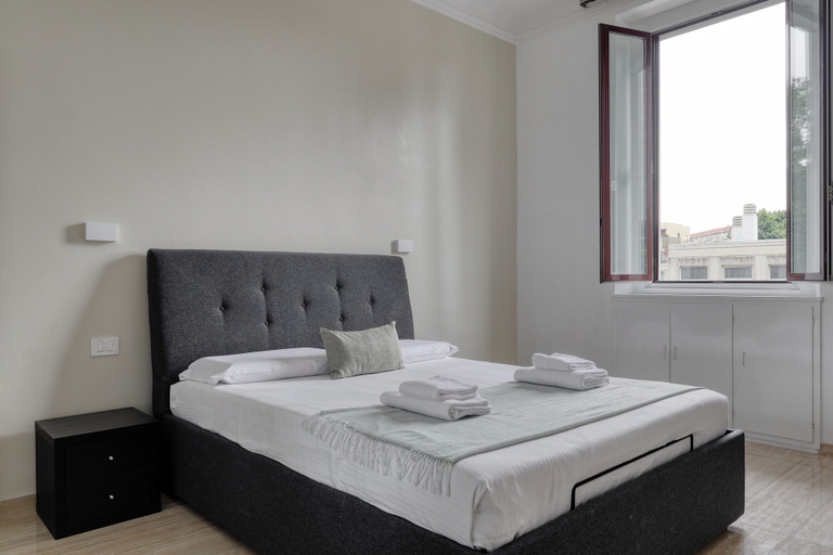 Bedroom 3, Chic flat with easy city centre access, Milano