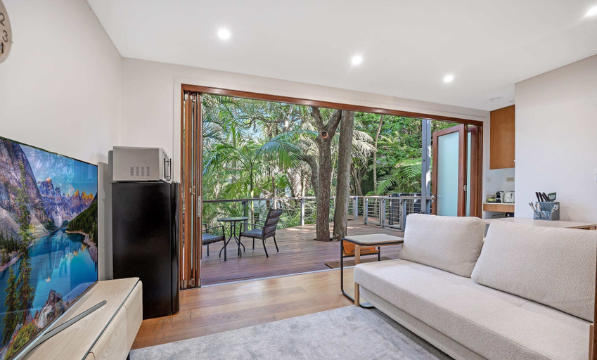 Room 5, Metawisebnb Stylish Loft Studio With Garden in Seaforth, Sydney