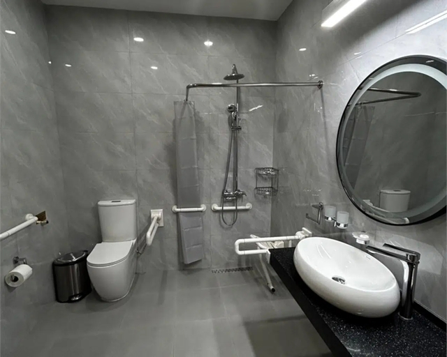 Bathroom 4, King Plaza Hotel, Toshkent