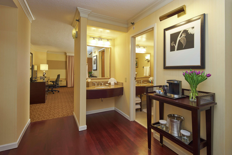 Bathroom 5, Hilton North Raleigh/Midtown, Wake