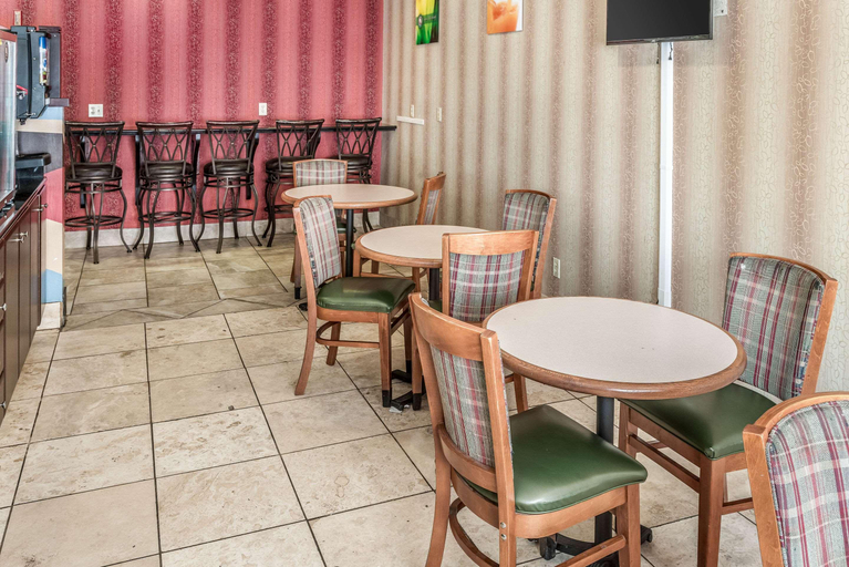 Others 4, Quality Inn & Suites Mankato, Blue Earth