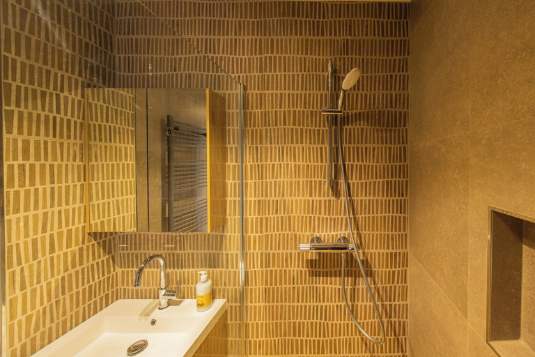 Bathroom 3, Jufferstraat, Rotterdam