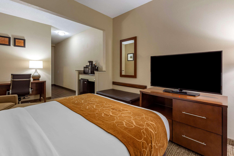Bedroom 3, Comfort Suites Raleigh Walnut Creek, Wake