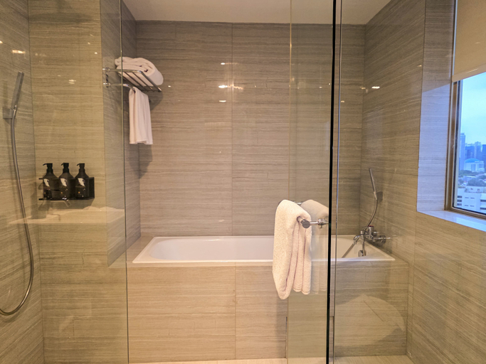 Bathroom 5, The Grand Platinum Jakarta, Central Jakarta